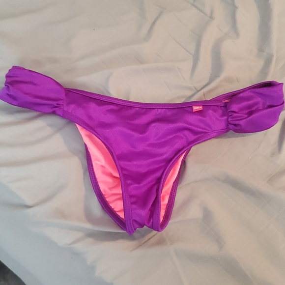 Silky smooth bandeau top scrunch bum bikini - Picture 4 of 8